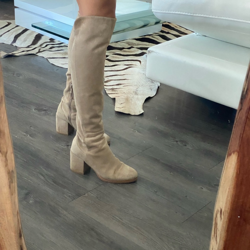 Classy fall/winter Stuart weitzman boots.